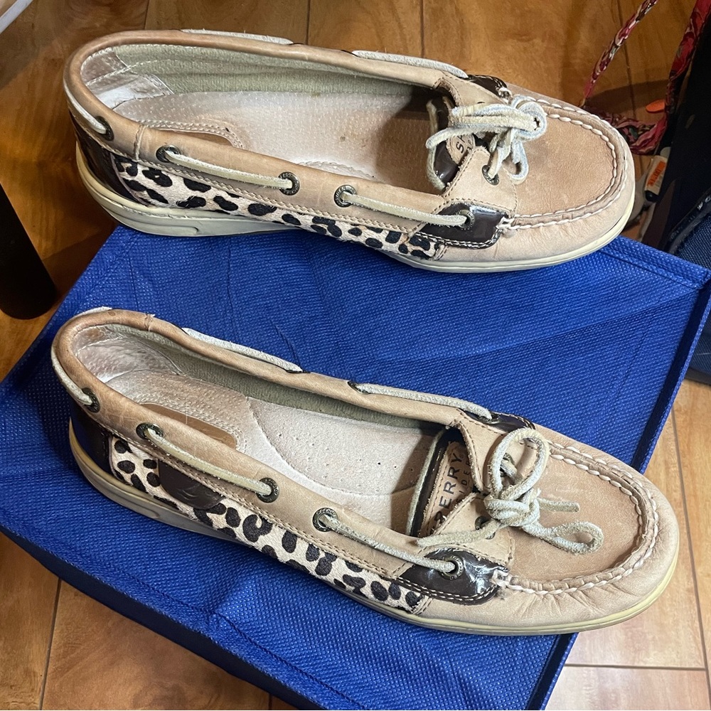 Sperry topsider animal print shoes size 8